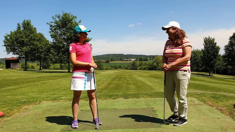 Gemeinsam Golf lernen: Frauen im Fokus
